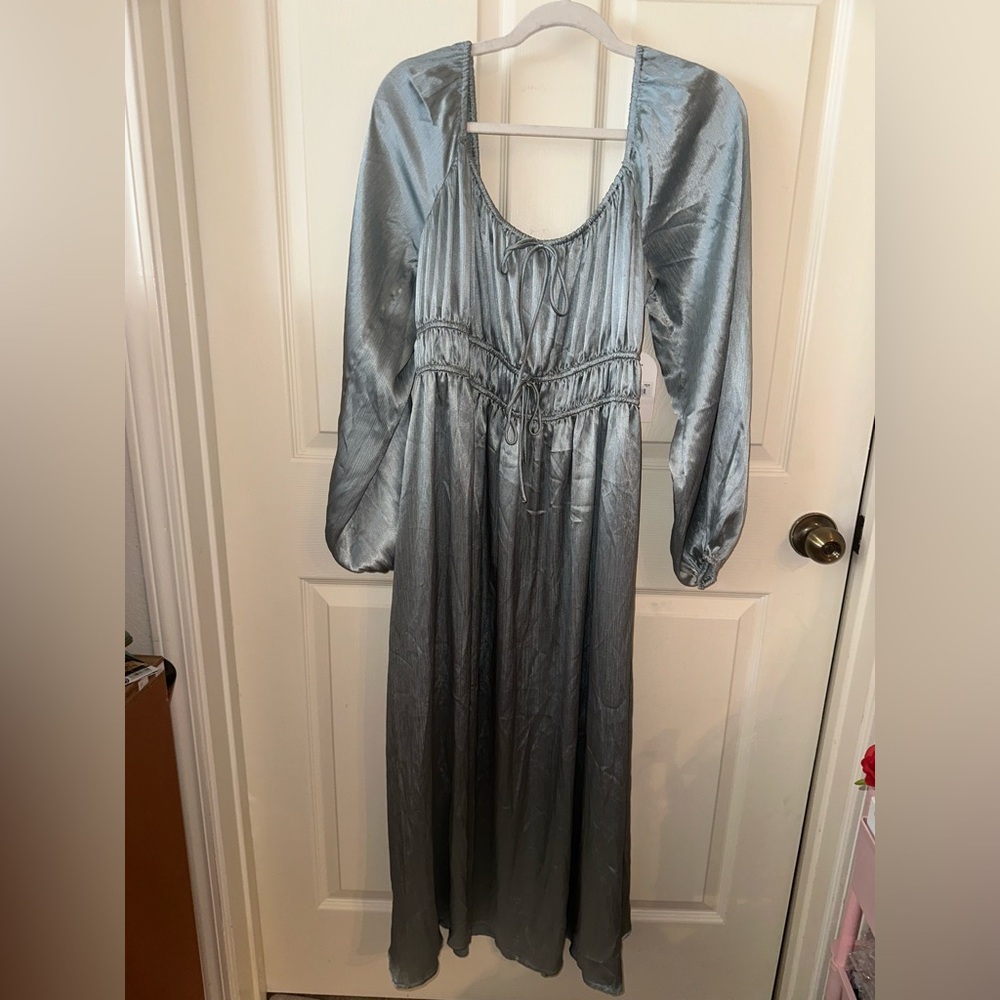 NWT Arula Elegant Blue Long Sleeve maxi silky Dress with pockets and slit X XL